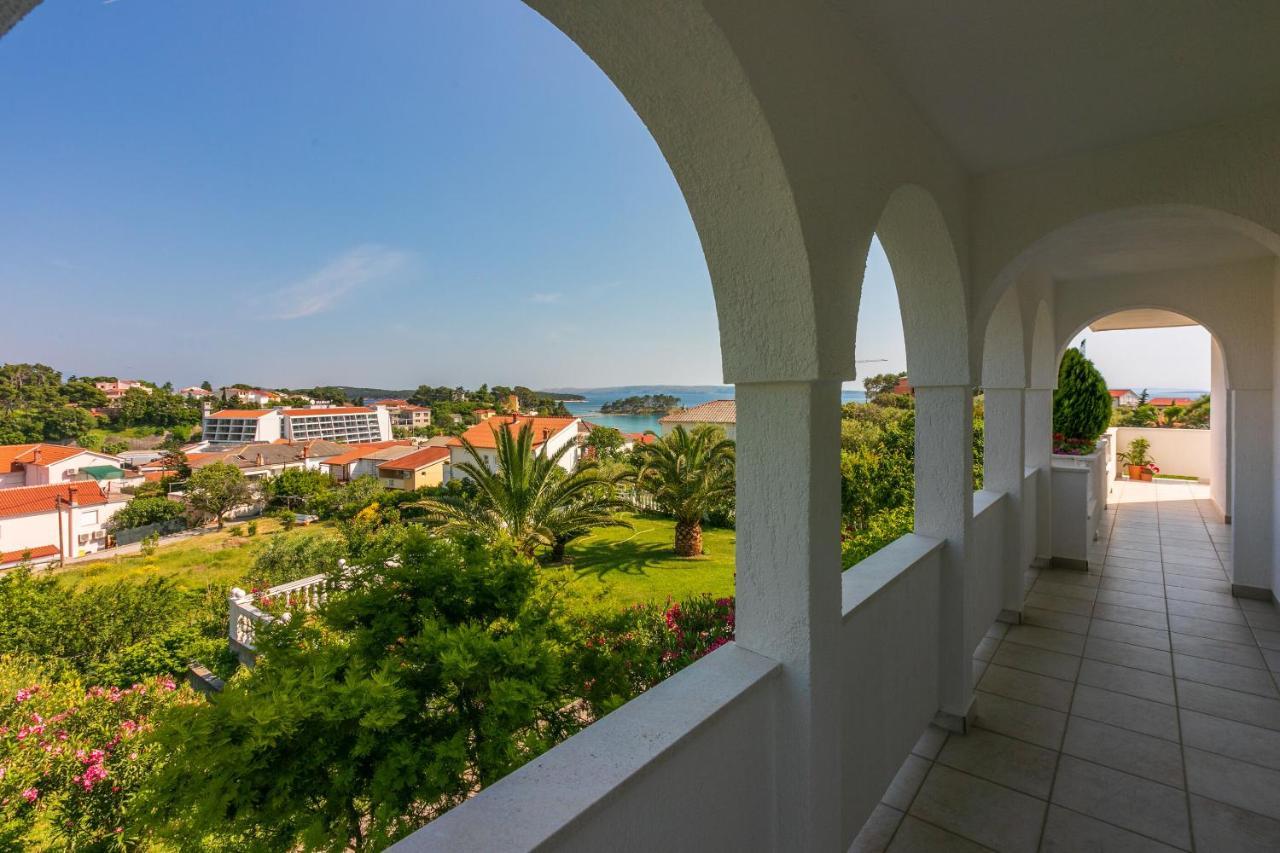 Apartments Vila Antula Banjol Extérieur photo
